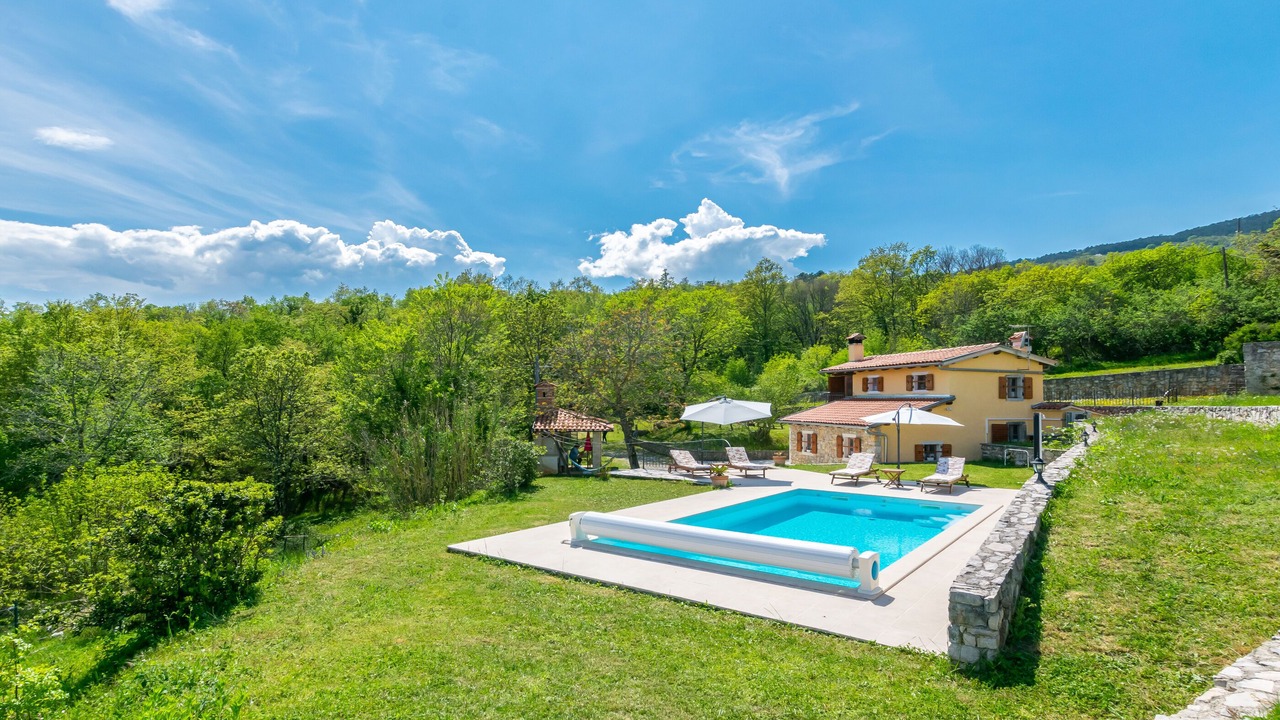 Photo of Outdoor in Sucici