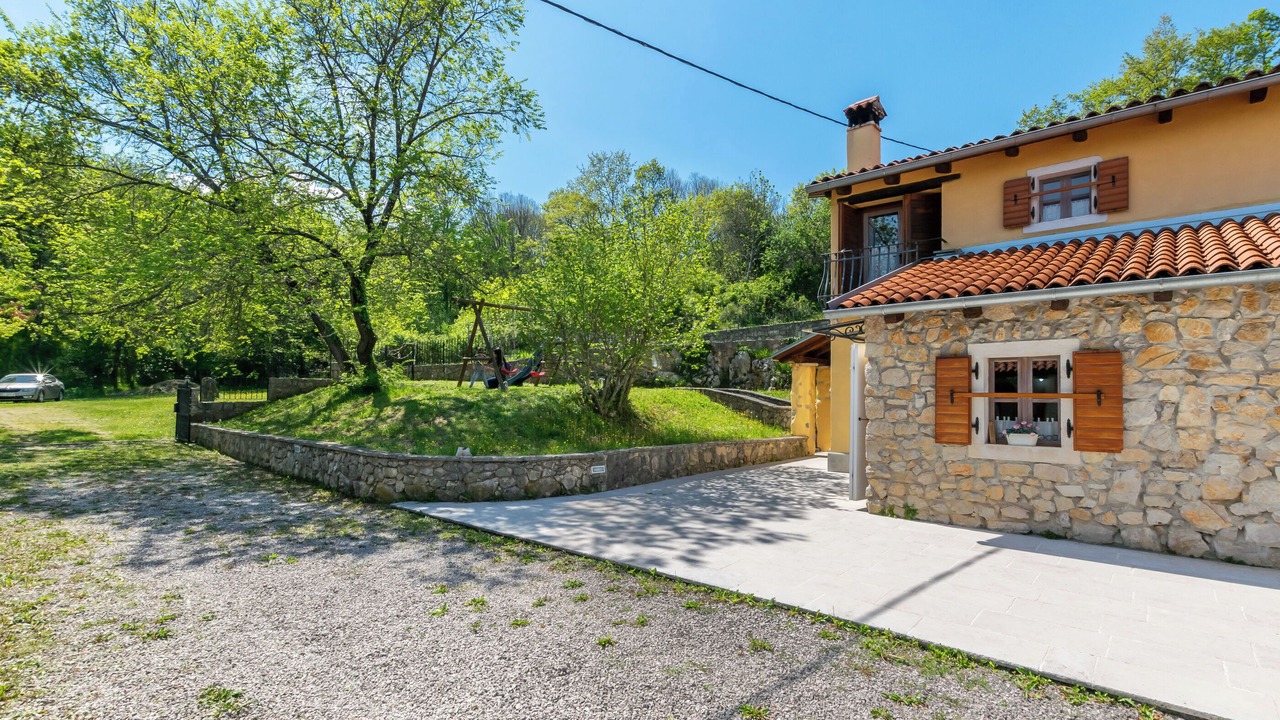 Photo of Outdoor in Sucici