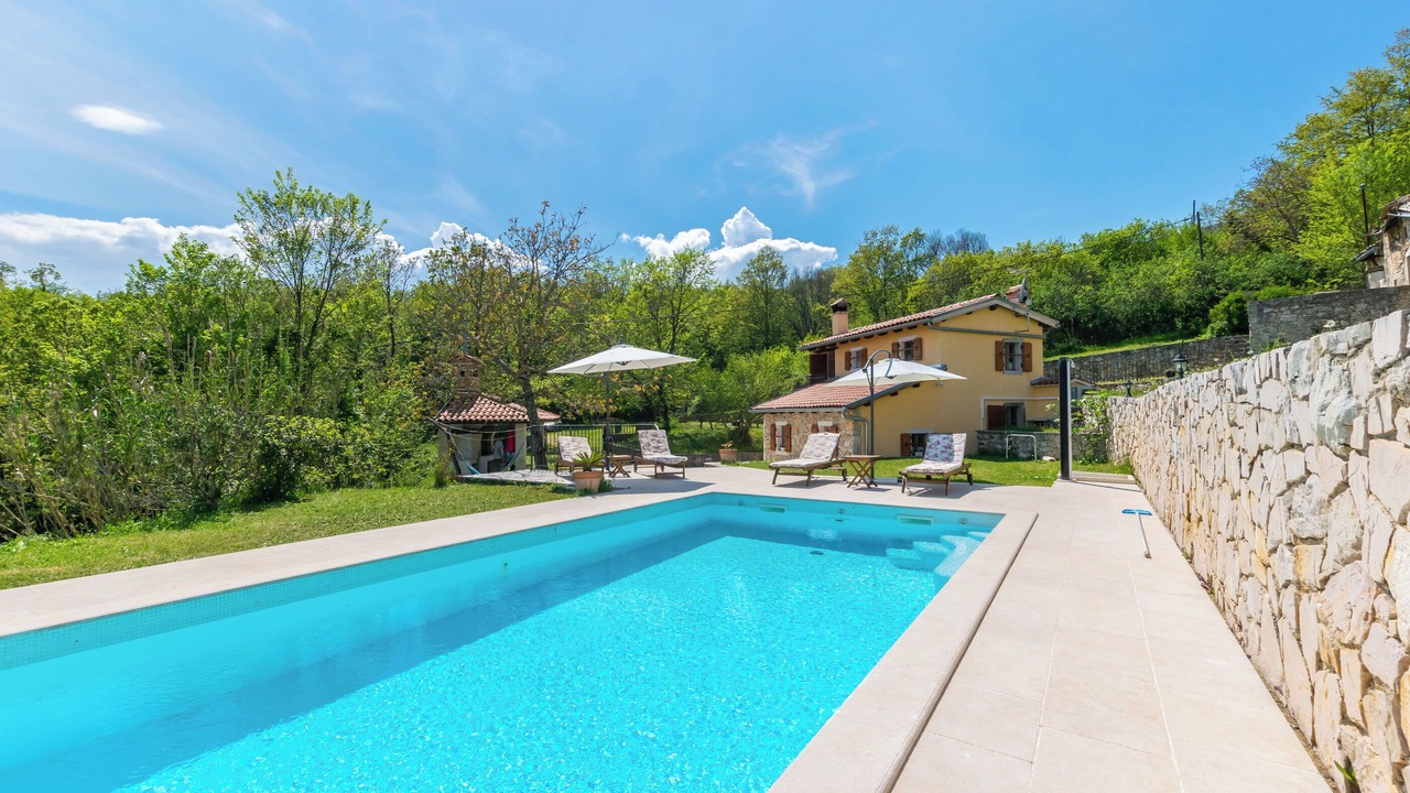 Photo of Outdoor in Sucici