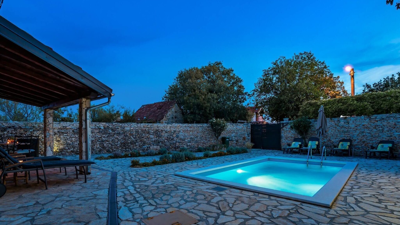 Photo of Outdoor in Promina