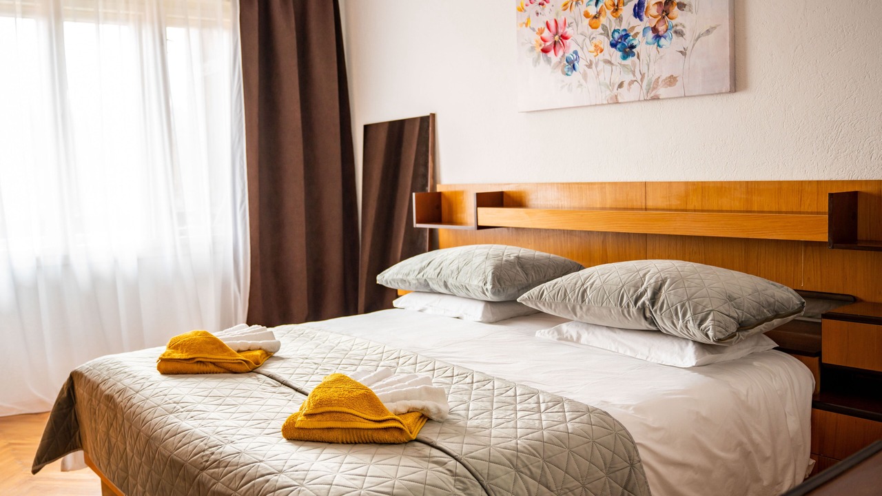Photo of Bedroom in Cove Parja