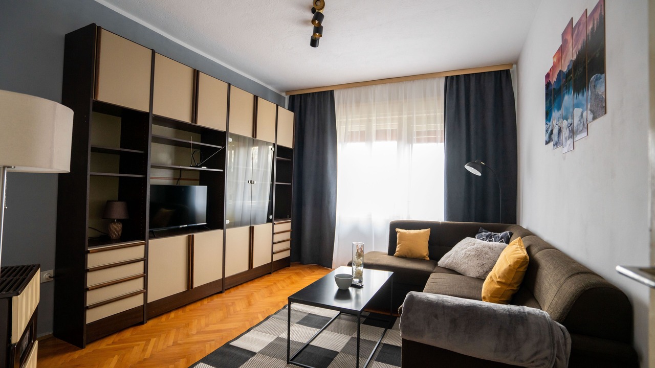 Photo of Livingroom in Cove Parja