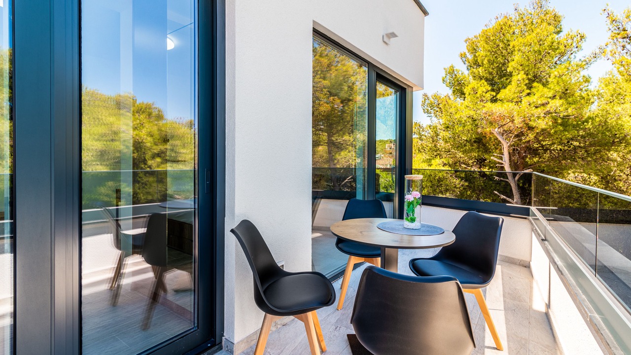 Photo of Patio Balcony in Okrug Gornji