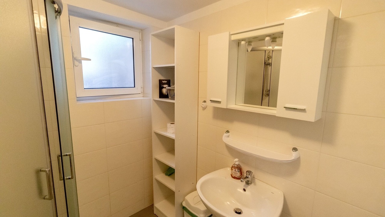 Photo of Bathroom in Cove Murtar