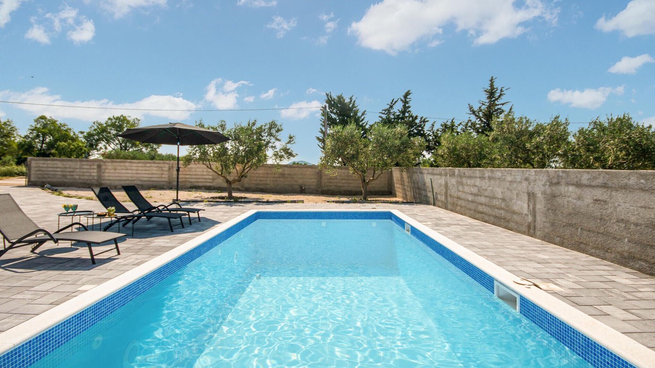 Photo of Outdoor in Tinj