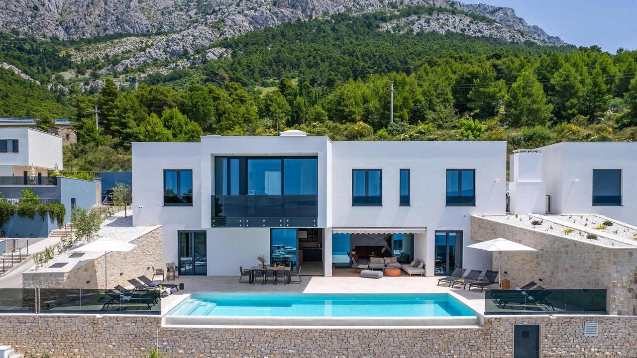 Photo of Others in Omis