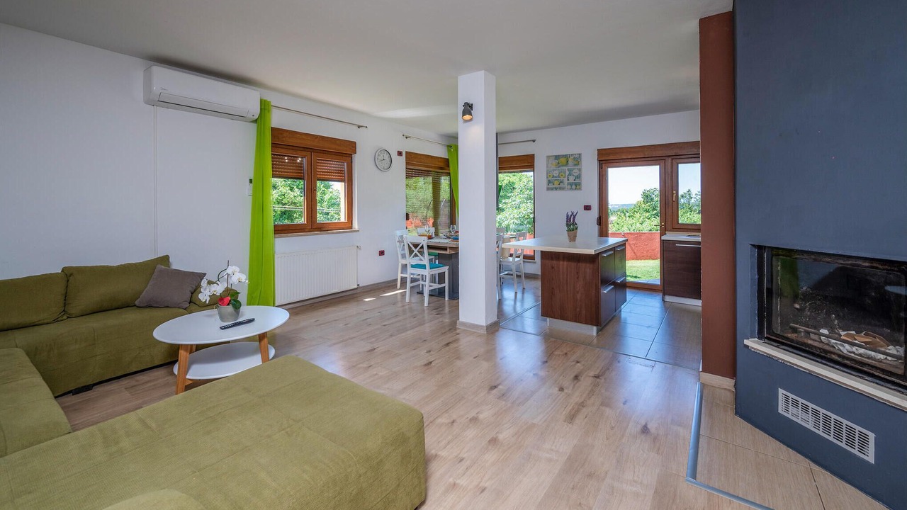 Photo of Bedroom in Pomer