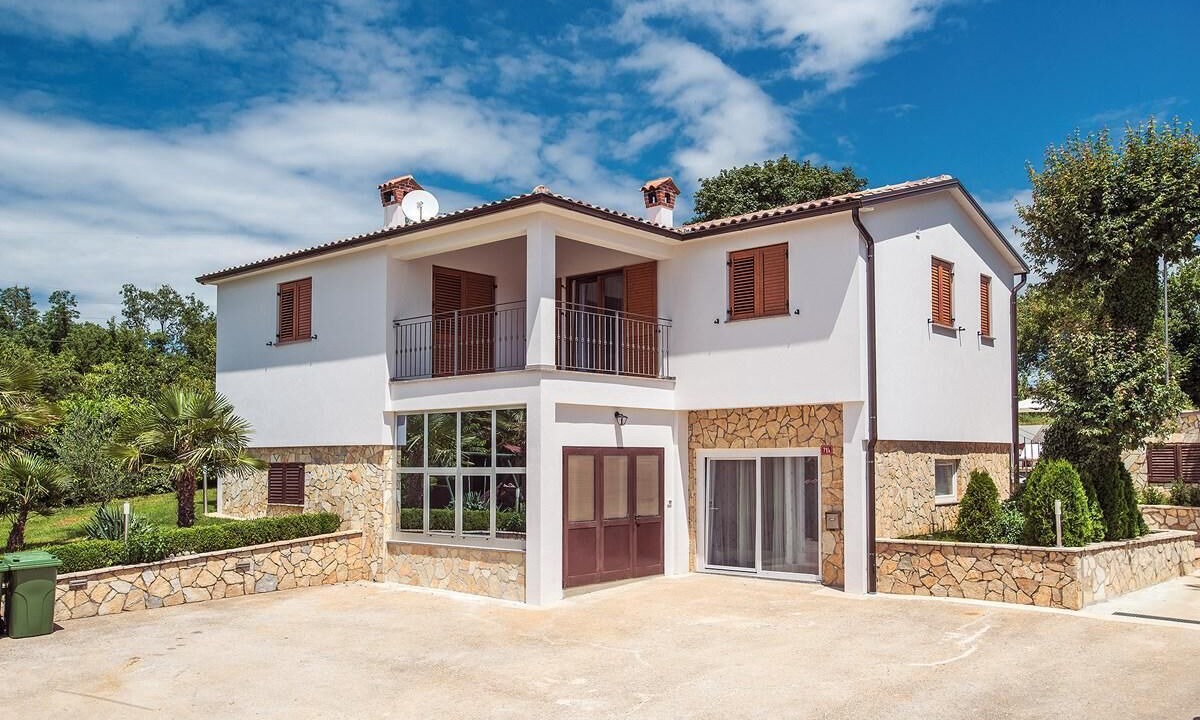 Photo of Outdoor in Lindar