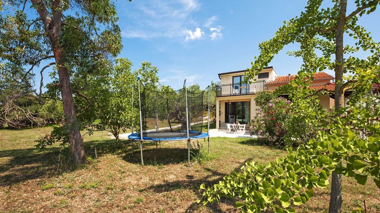 Photo of Outdoor in Borik