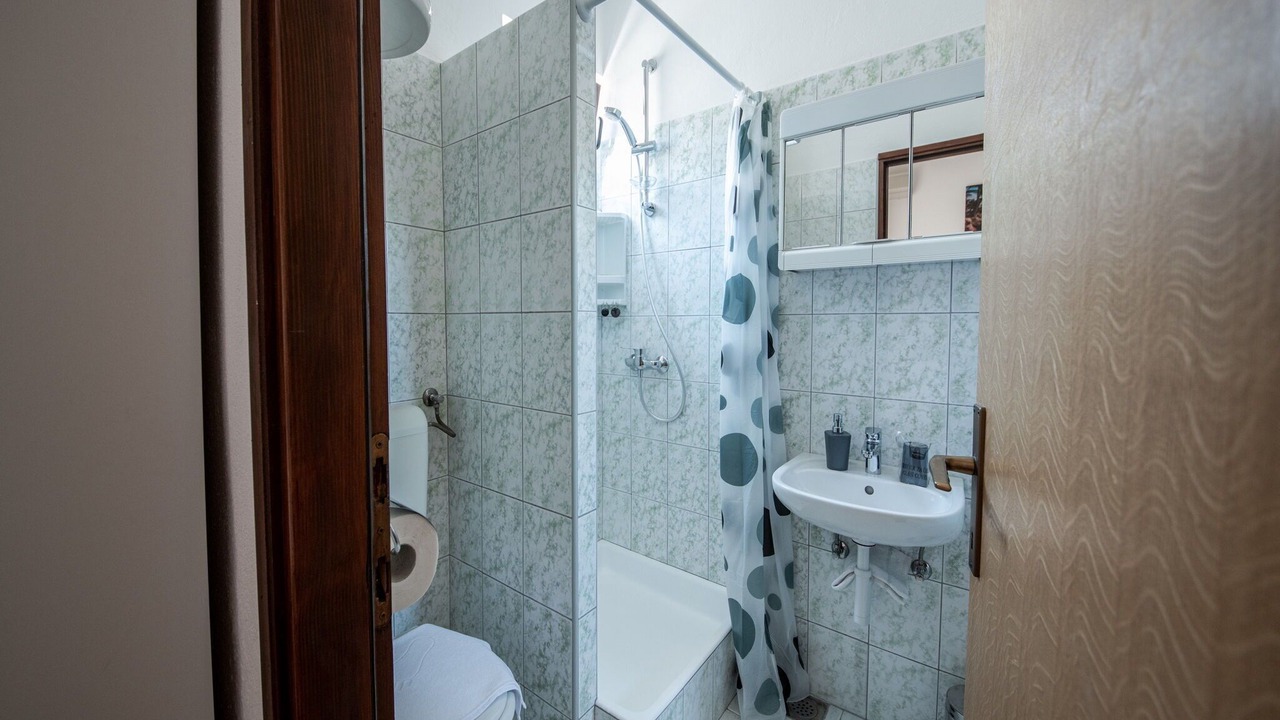 Photo of Bathroom in Seline