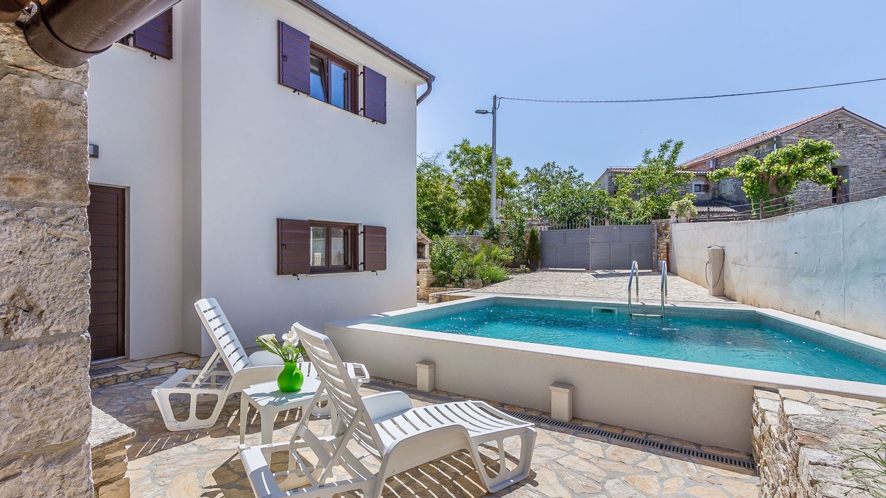 Photo of Outdoor in Peresiji