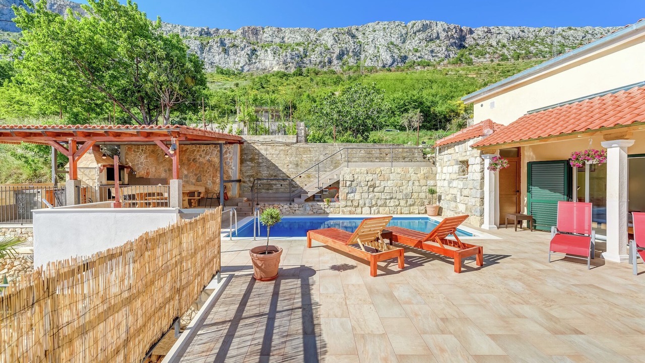 Photo of Outdoor in Klis