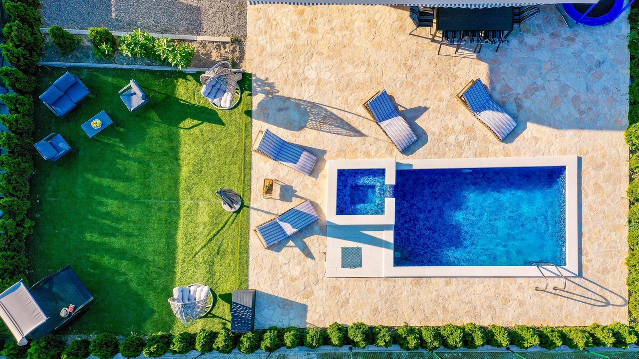 Photo of Outdoor in Rudine