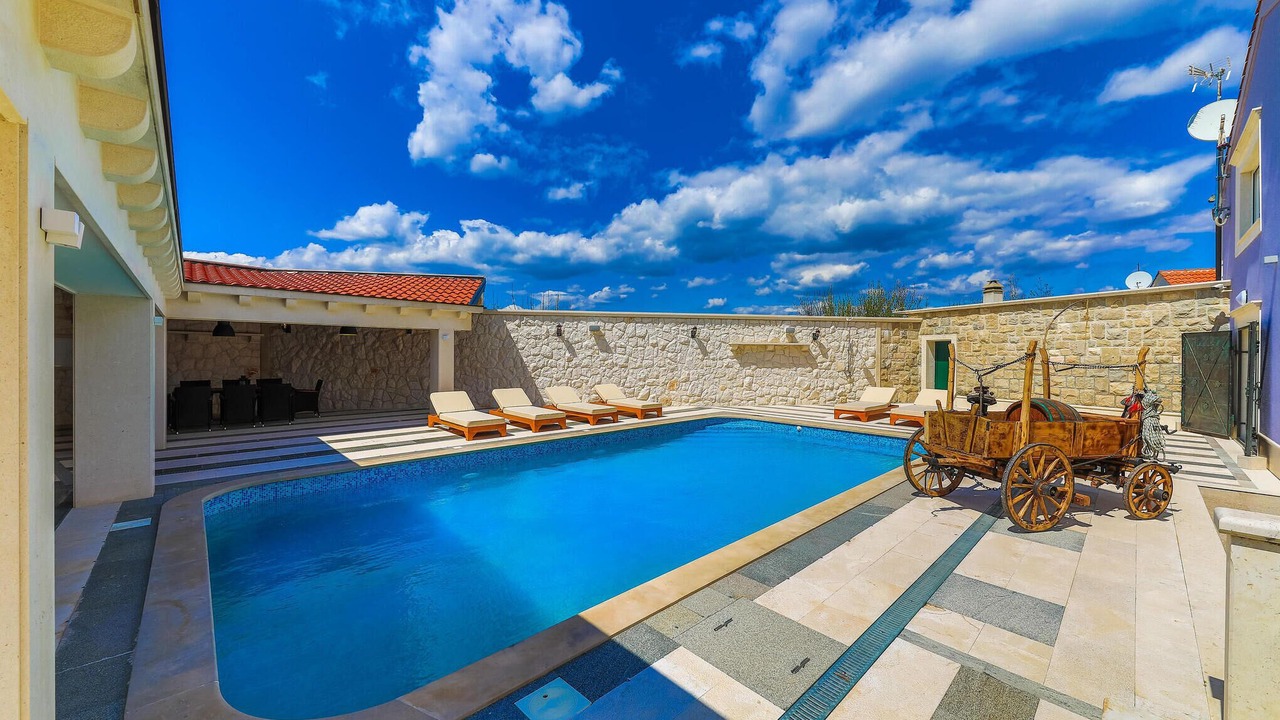 Photo of Outdoor in Klis