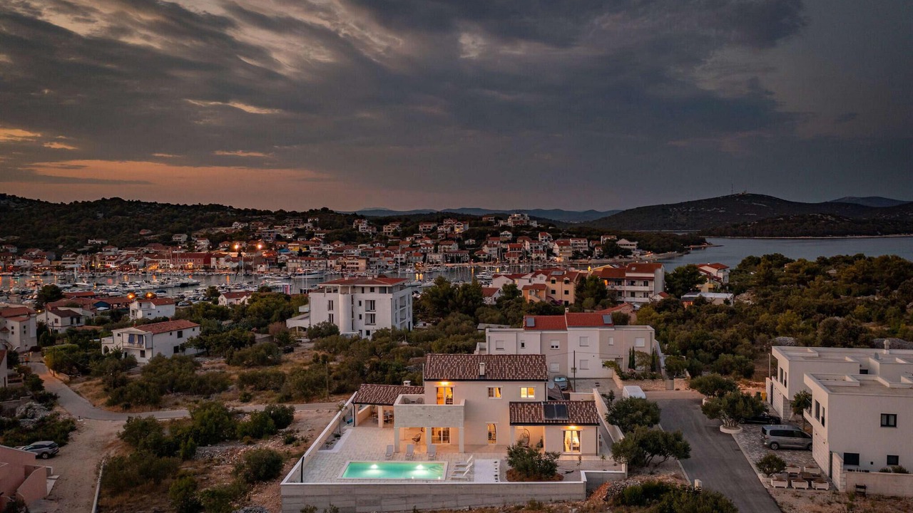 Photo of Outdoor in Jezera