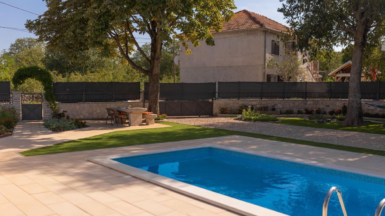Photo of Outdoor in Drnis