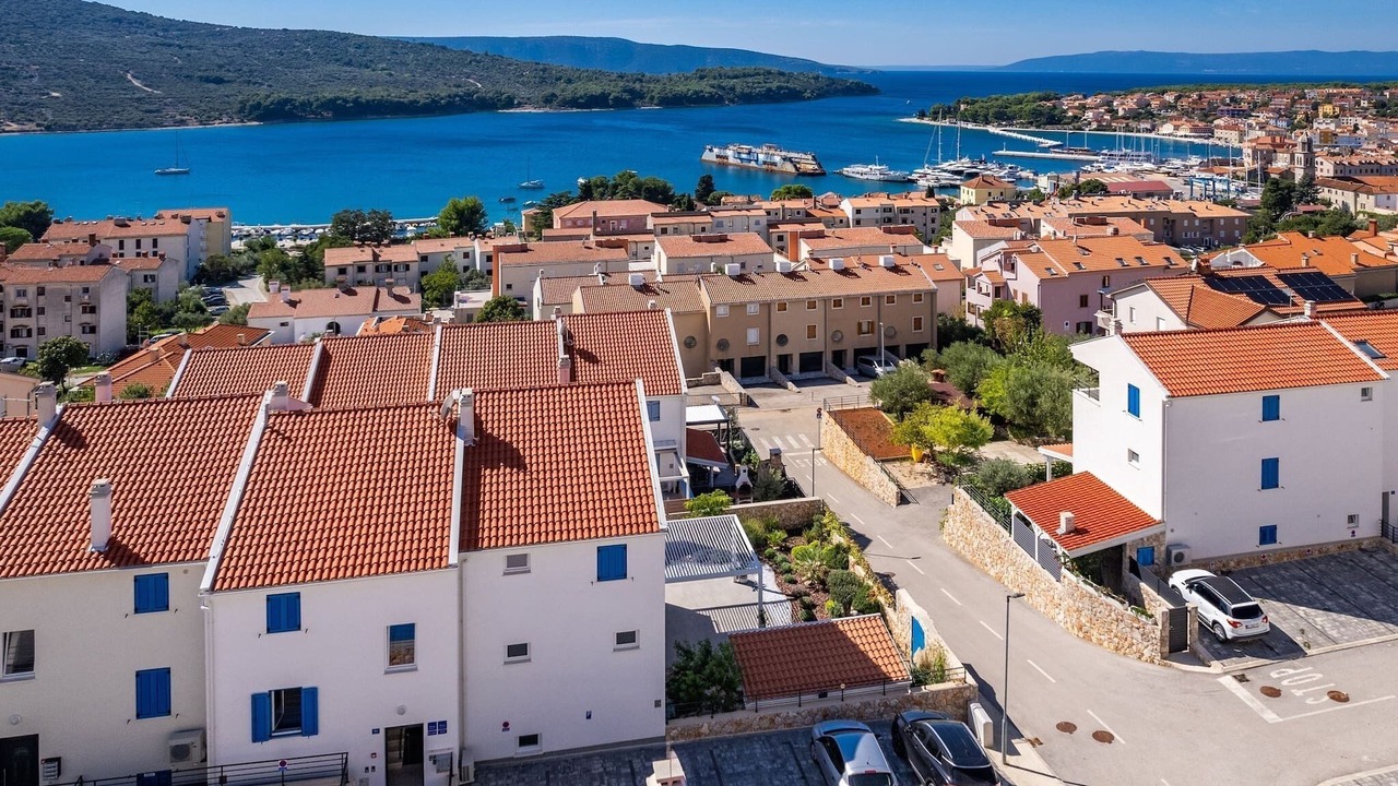 Photo of Outdoor in Cres