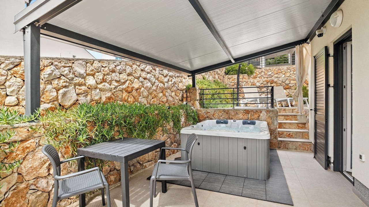Photo of Patio Balcony in Cres
