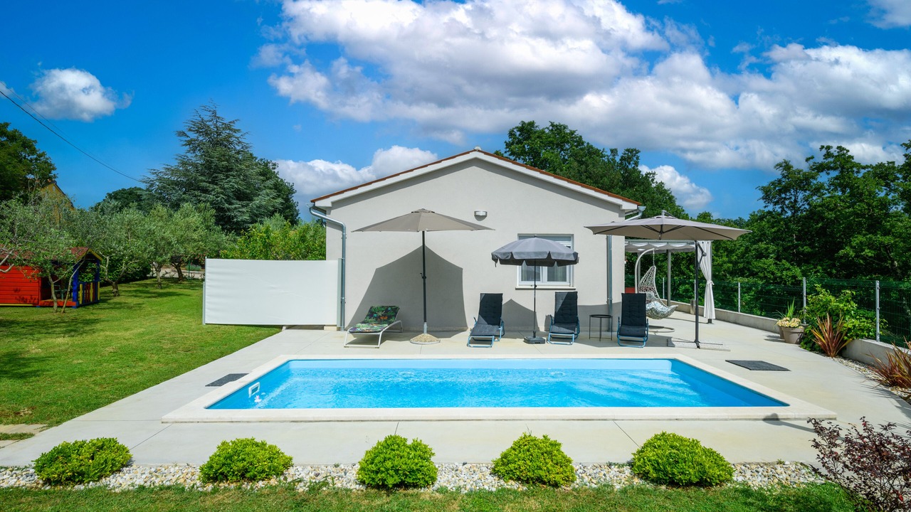 Photo of Outdoor in Modrusani
