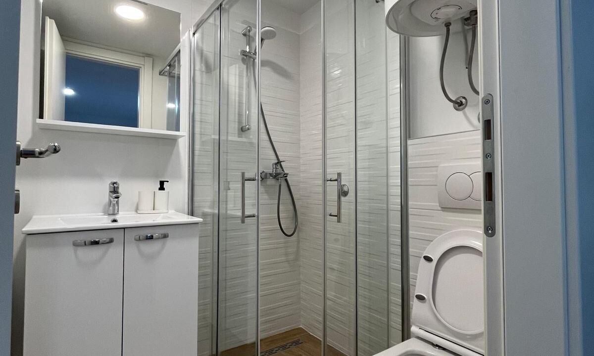 Photo of Bathroom in Tkon