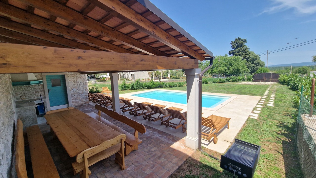 Photo of Outdoor in Glavani