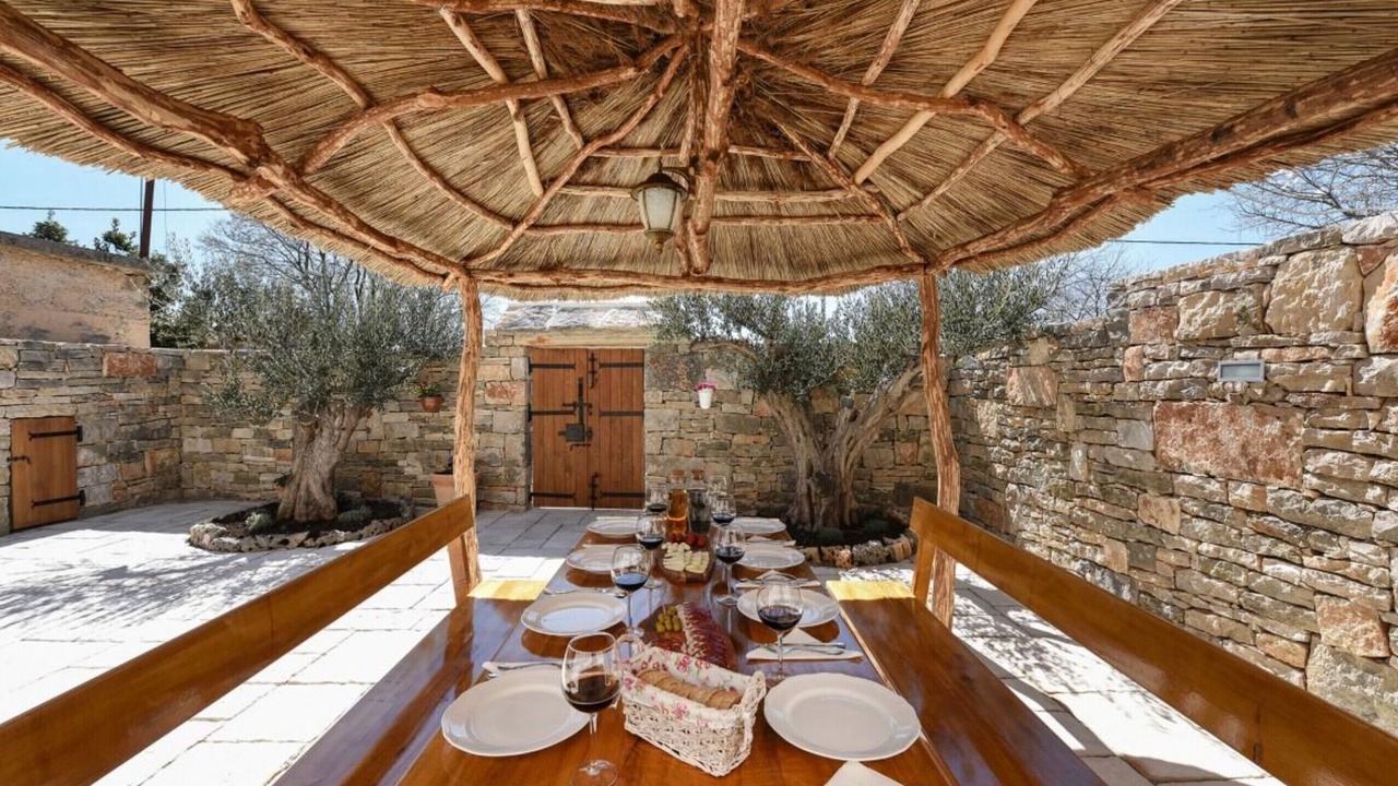Photo of Outdoor in Pakostane