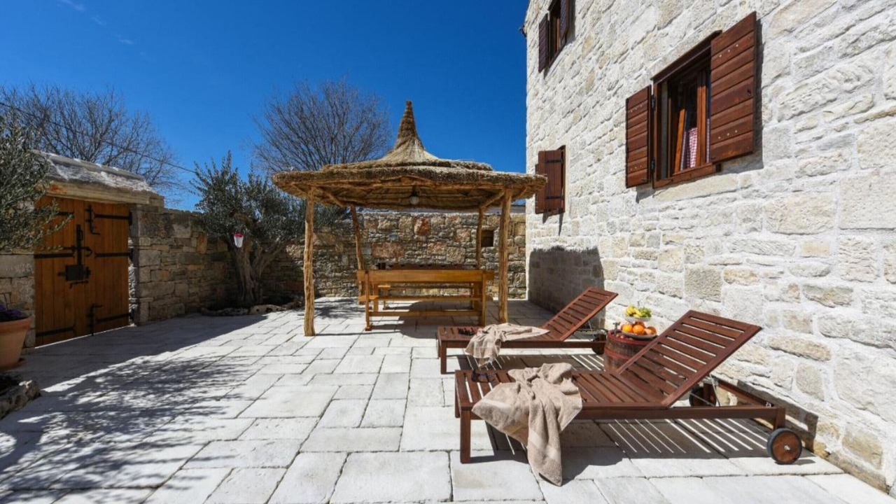 Photo of Patio Balcony in Pakostane