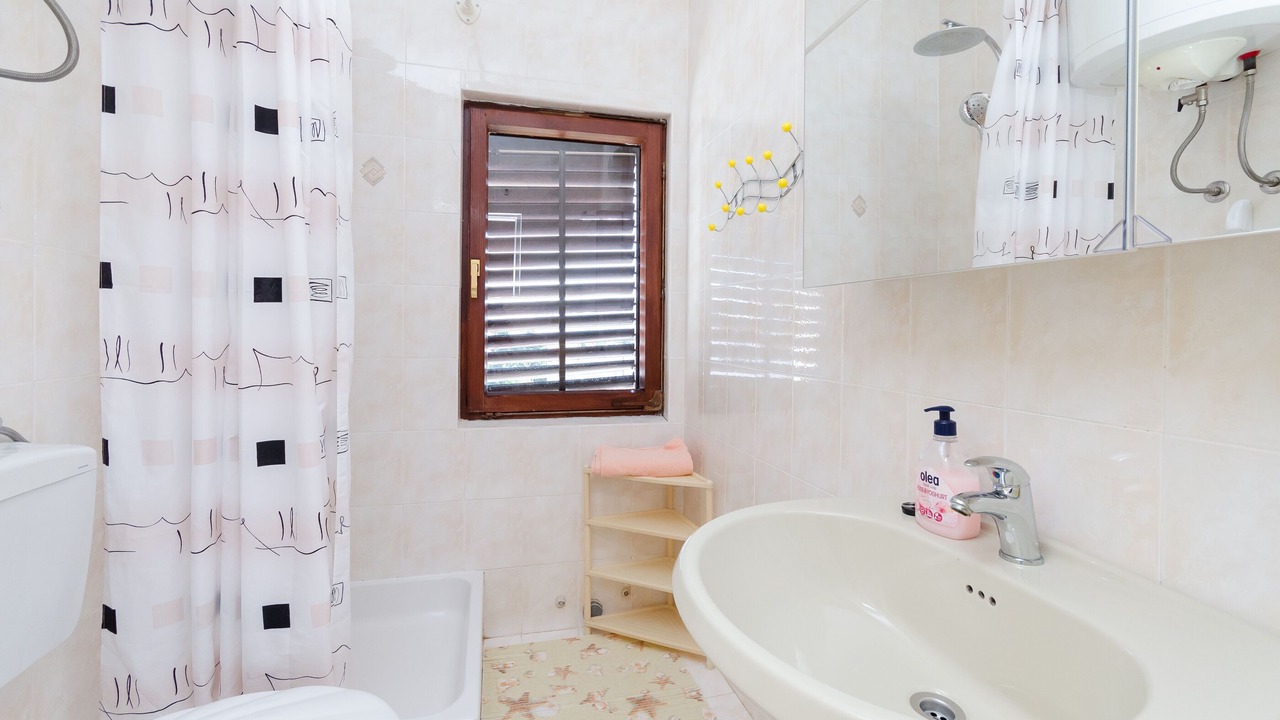 Photo of Bathroom in Lopar