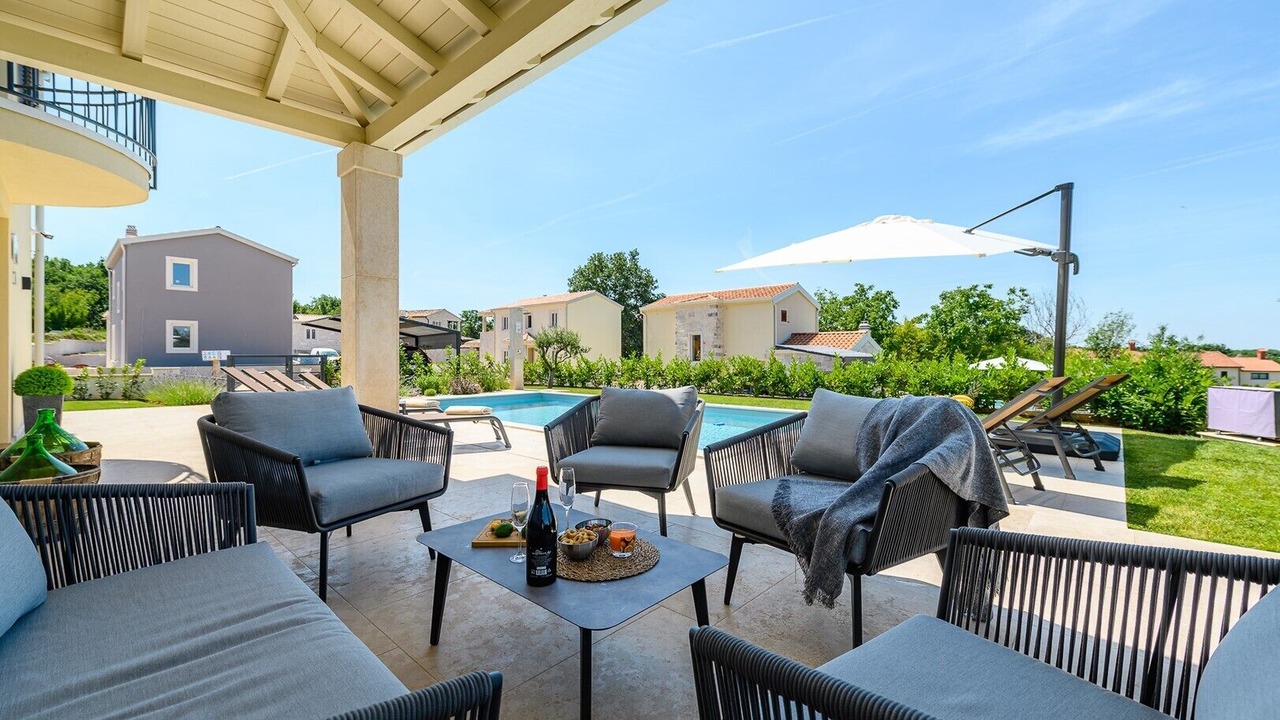 Photo of Patio Balcony in Tinjan