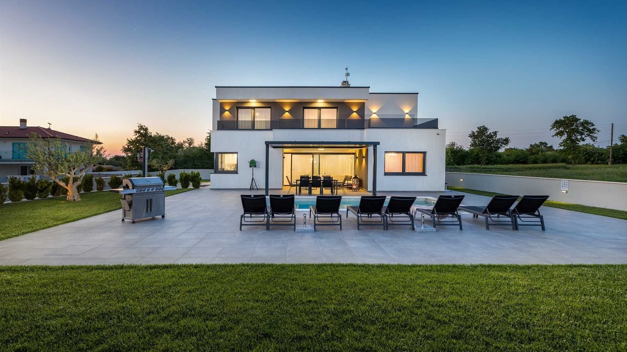 Photo of Patio Balcony in Jursici