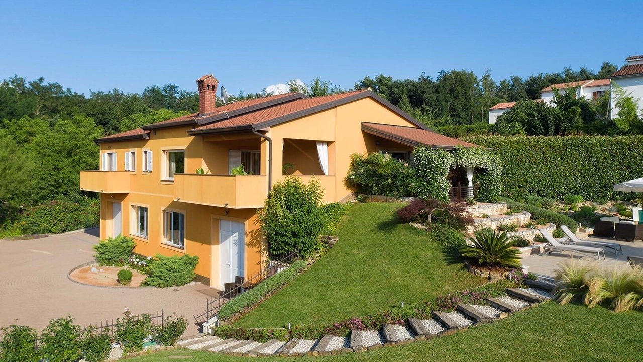 Photo of Outdoor in Karojba