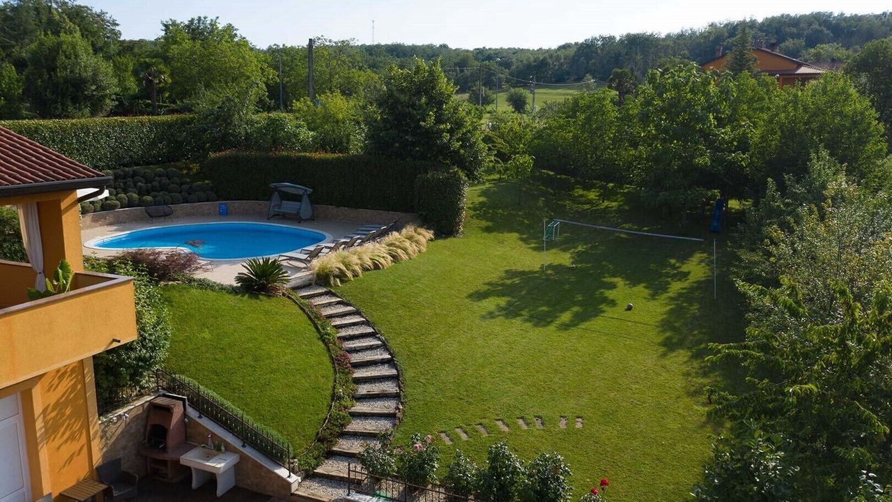 Photo of Outdoor in Karojba