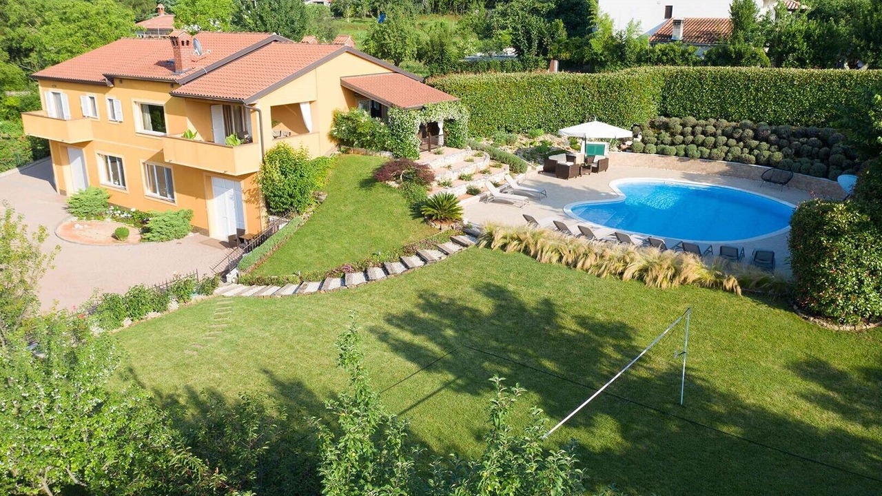 Photo of Outdoor in Karojba