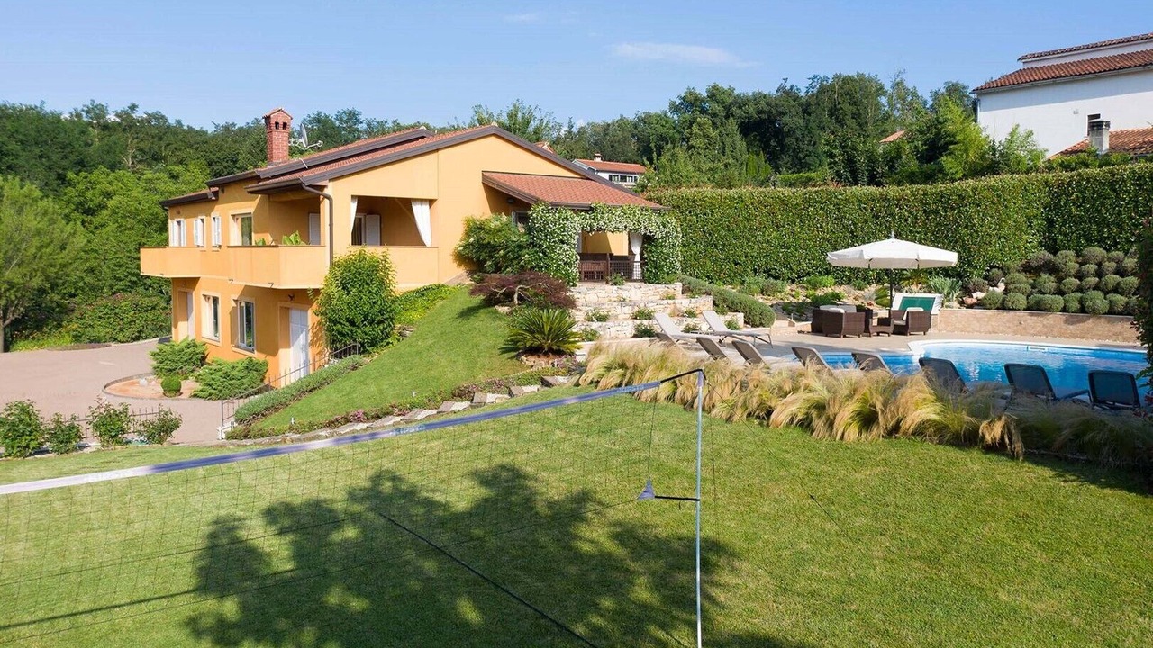 Photo of Outdoor in Karojba