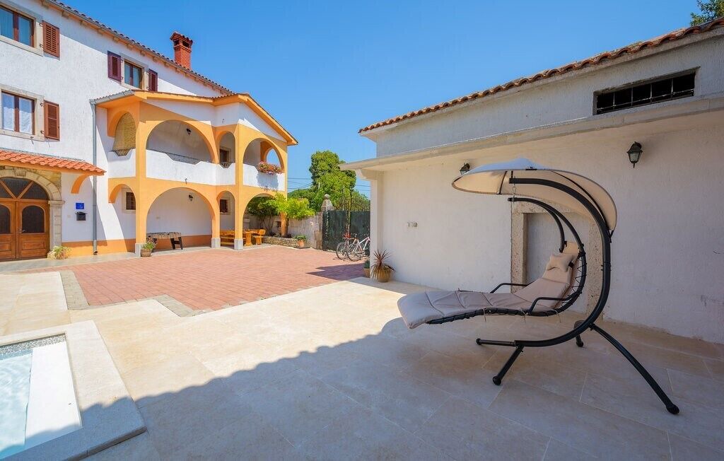Photo of Patio Balcony in Skropeti