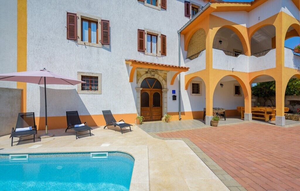 Photo of Outdoor in Skropeti