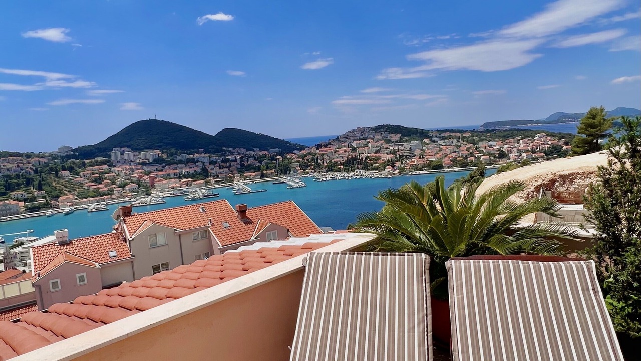 Photo of Outdoor in Gruz