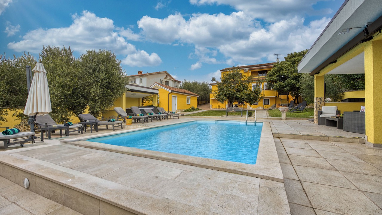 Photo of Outdoor in Zbandaj