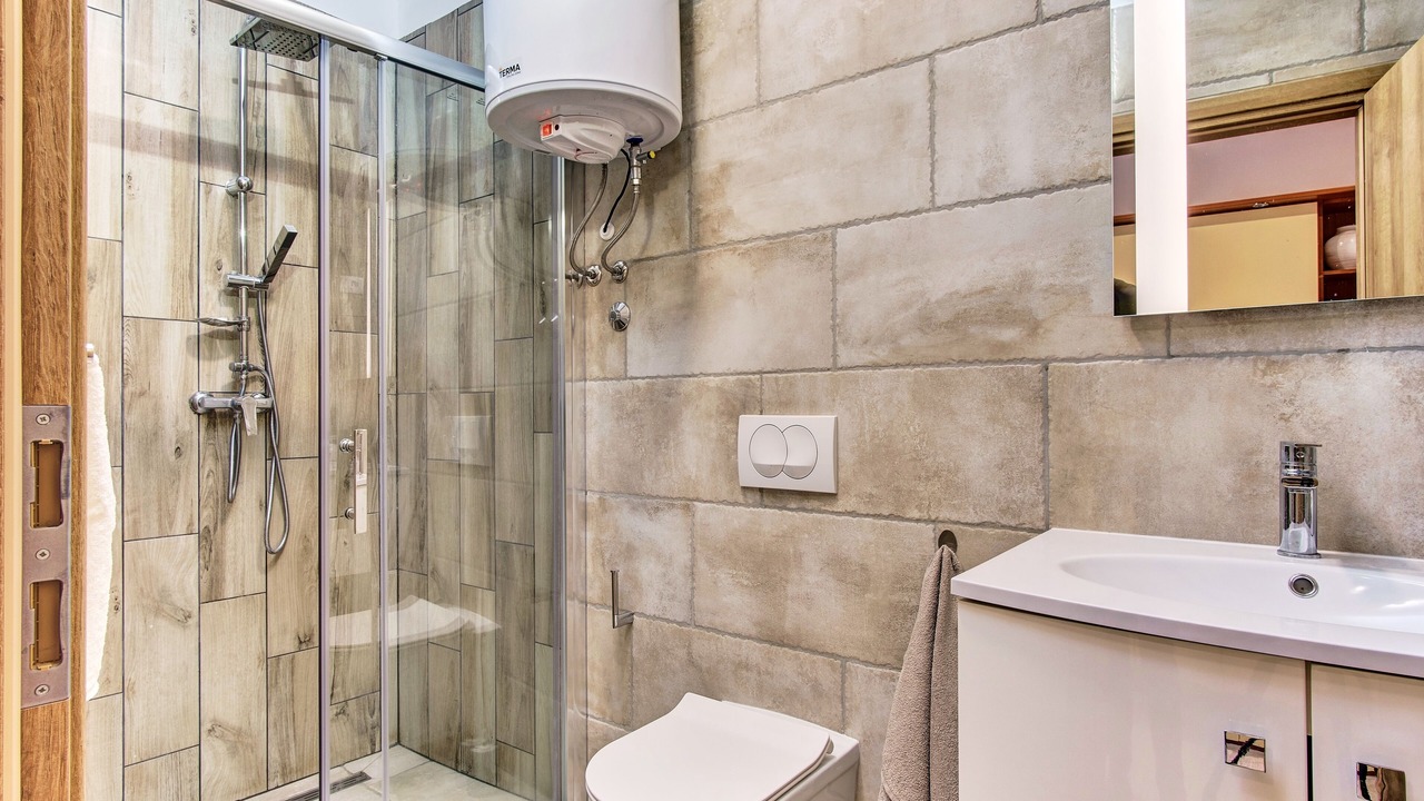 Photo of Bathroom in Cove Murtar