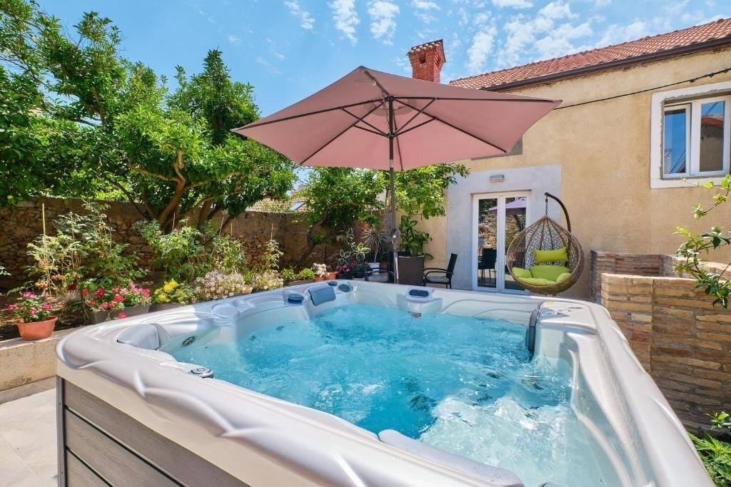 Photo of Outdoor in Cove Murtar