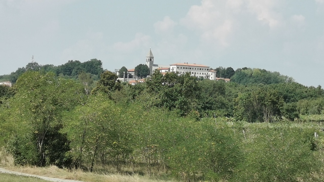 Photo of Others in Tomaj