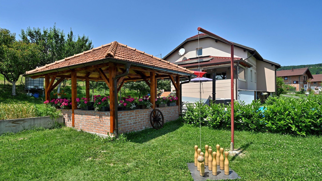 Photo of Others in Breznicki Hum