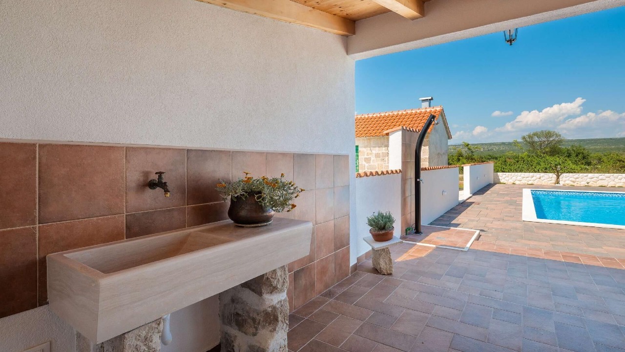 Photo of Patio Balcony in Oklaj