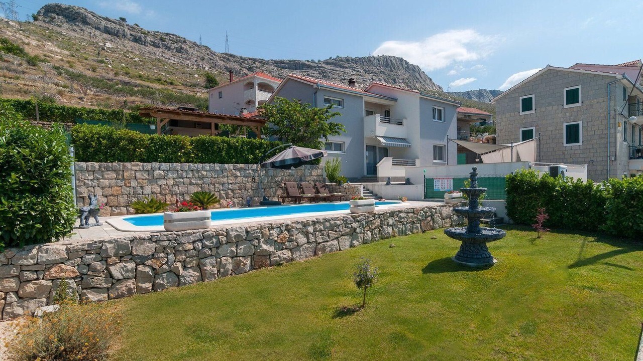 Photo of Outdoor in Mravince