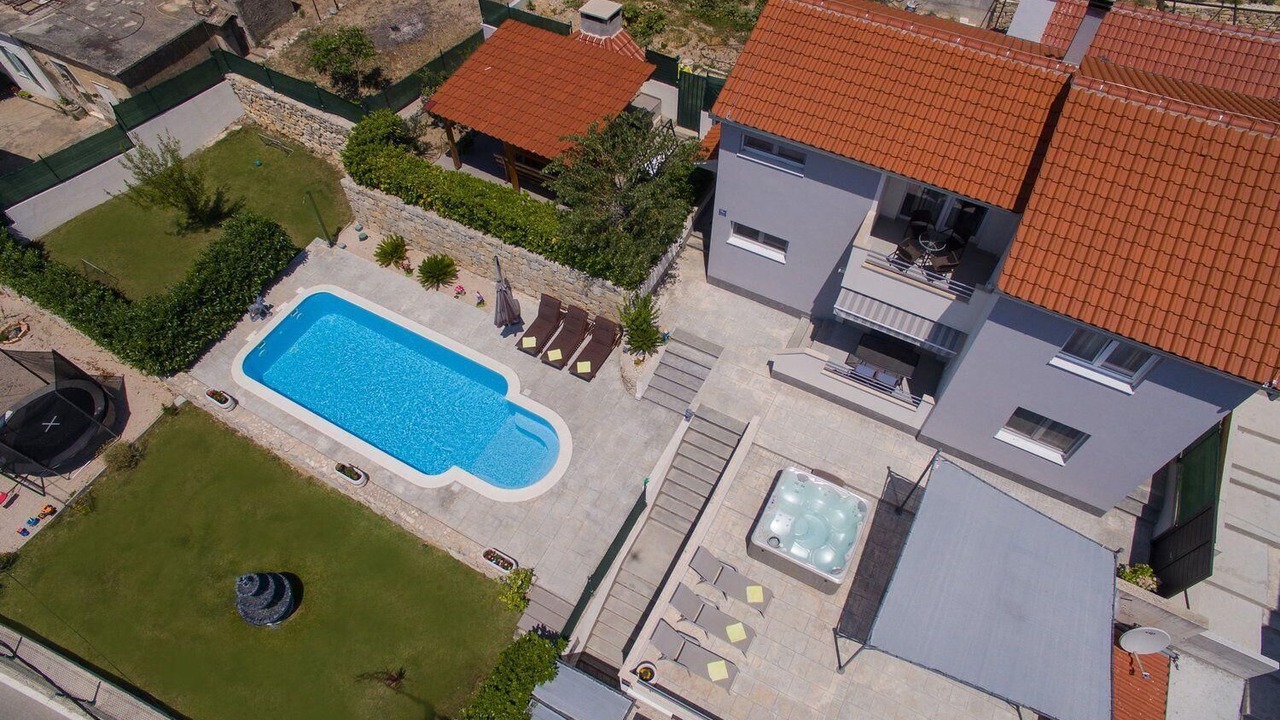 Photo of Outdoor in Mravince