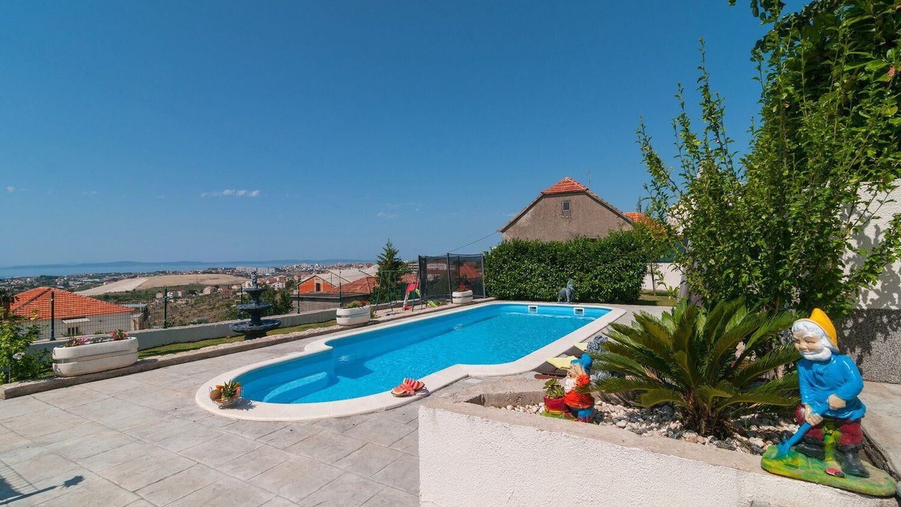 Photo of Outdoor in Mravince
