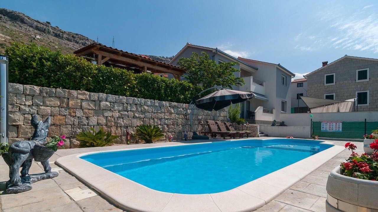 Photo of Outdoor in Mravince