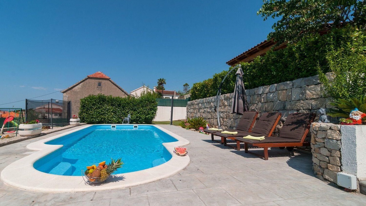 Photo of Outdoor in Mravince