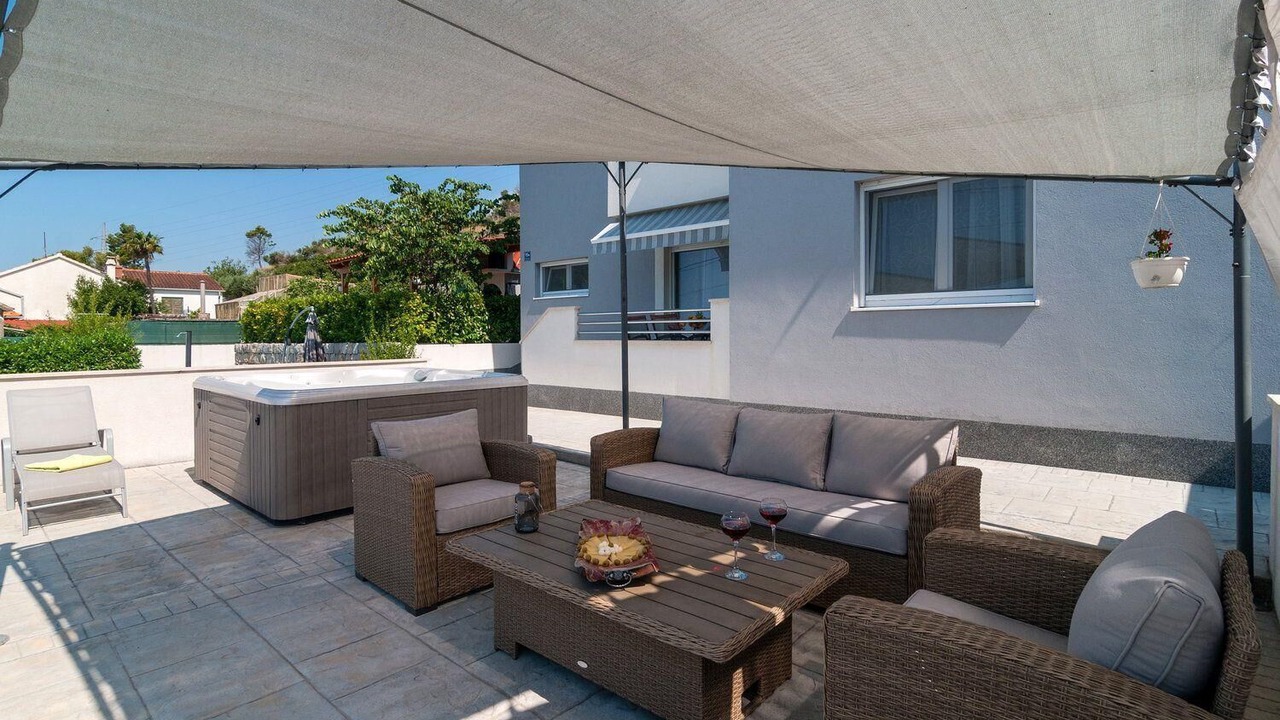 Photo of Patio Balcony in Mravince