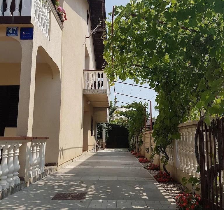 Photo of Outdoor in Nin